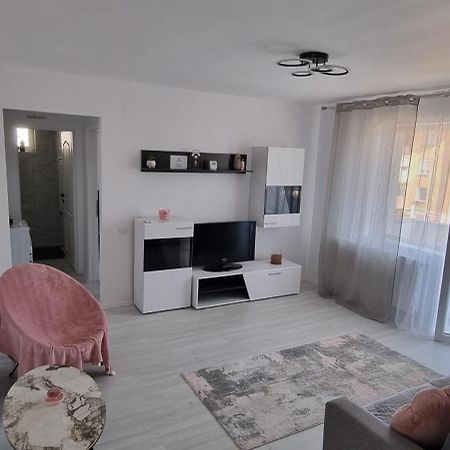 Apartament Central Pe Pietonala Nr2 Hunedoara Ngoại thất bức ảnh
