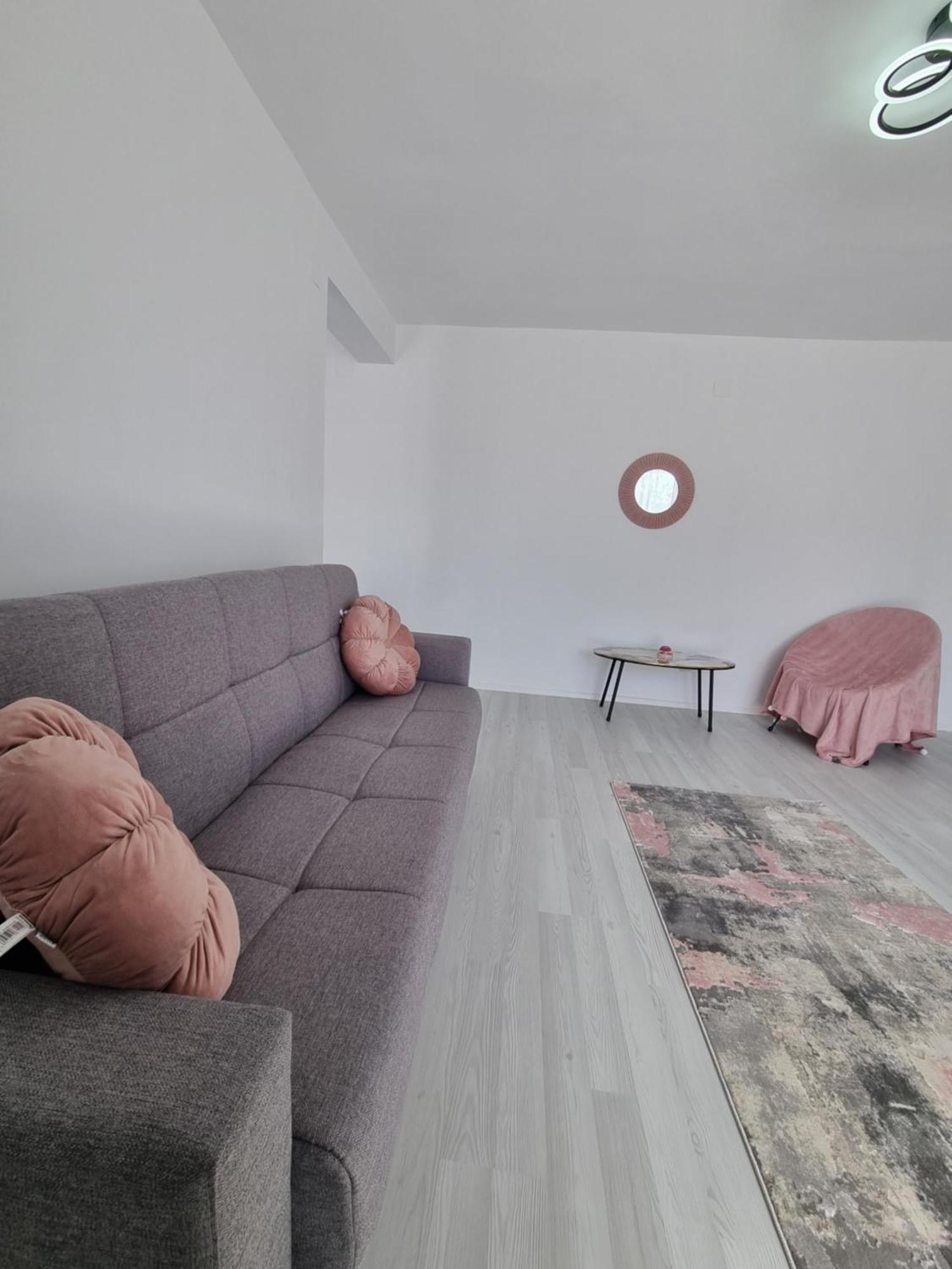 Apartament Central Pe Pietonala Nr2 Hunedoara Ngoại thất bức ảnh