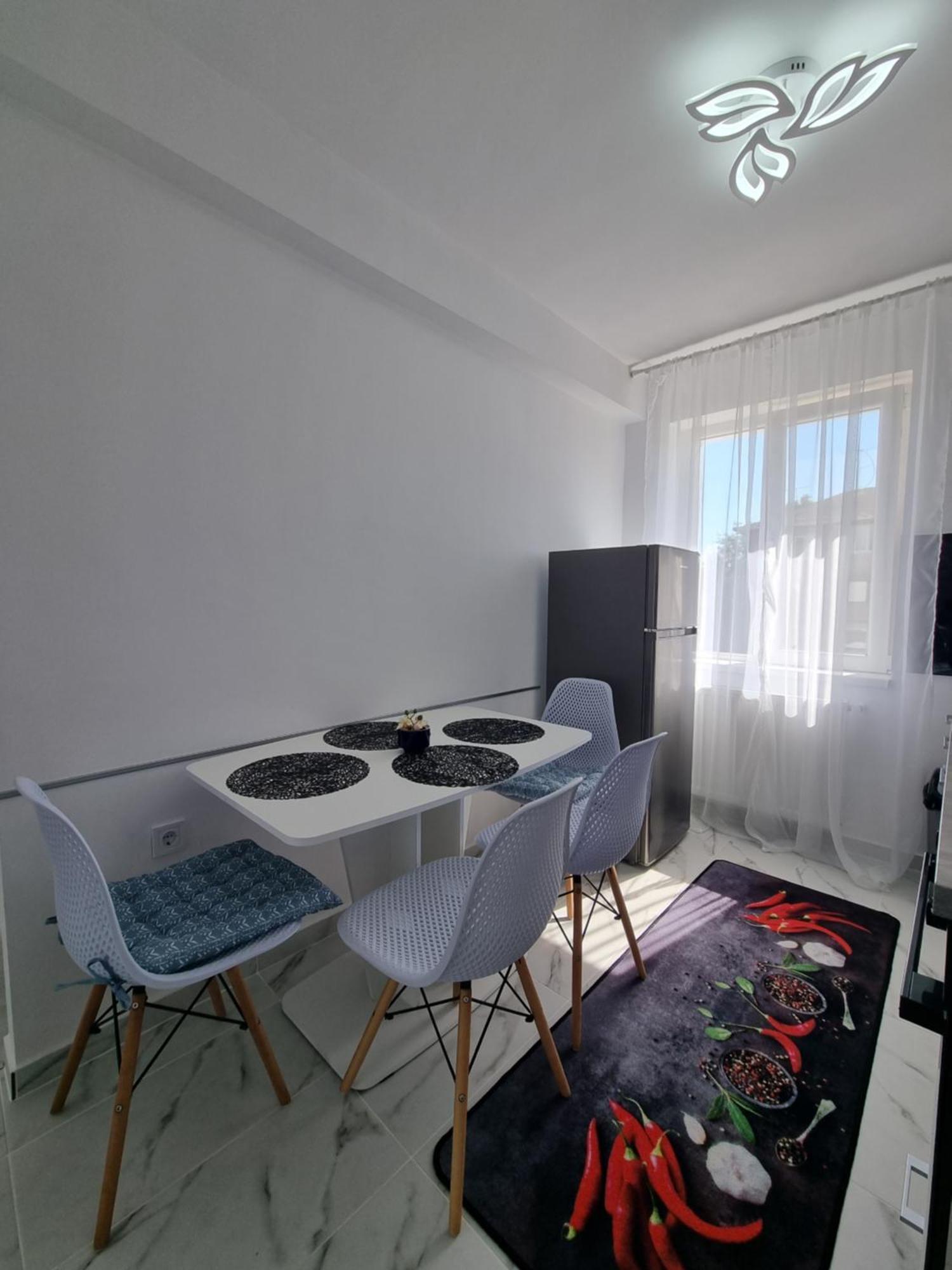 Apartament Central Pe Pietonala Nr2 Hunedoara Ngoại thất bức ảnh